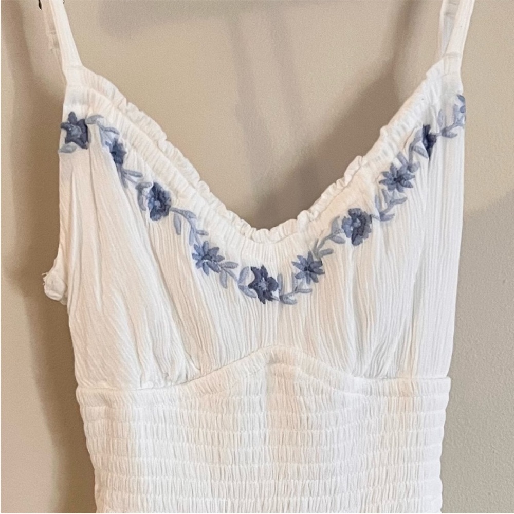 Hollister XS White Dress with Blue Floral Embroidery